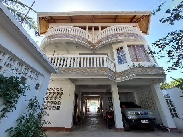 contact_casa-osmea-seen-from-the-street